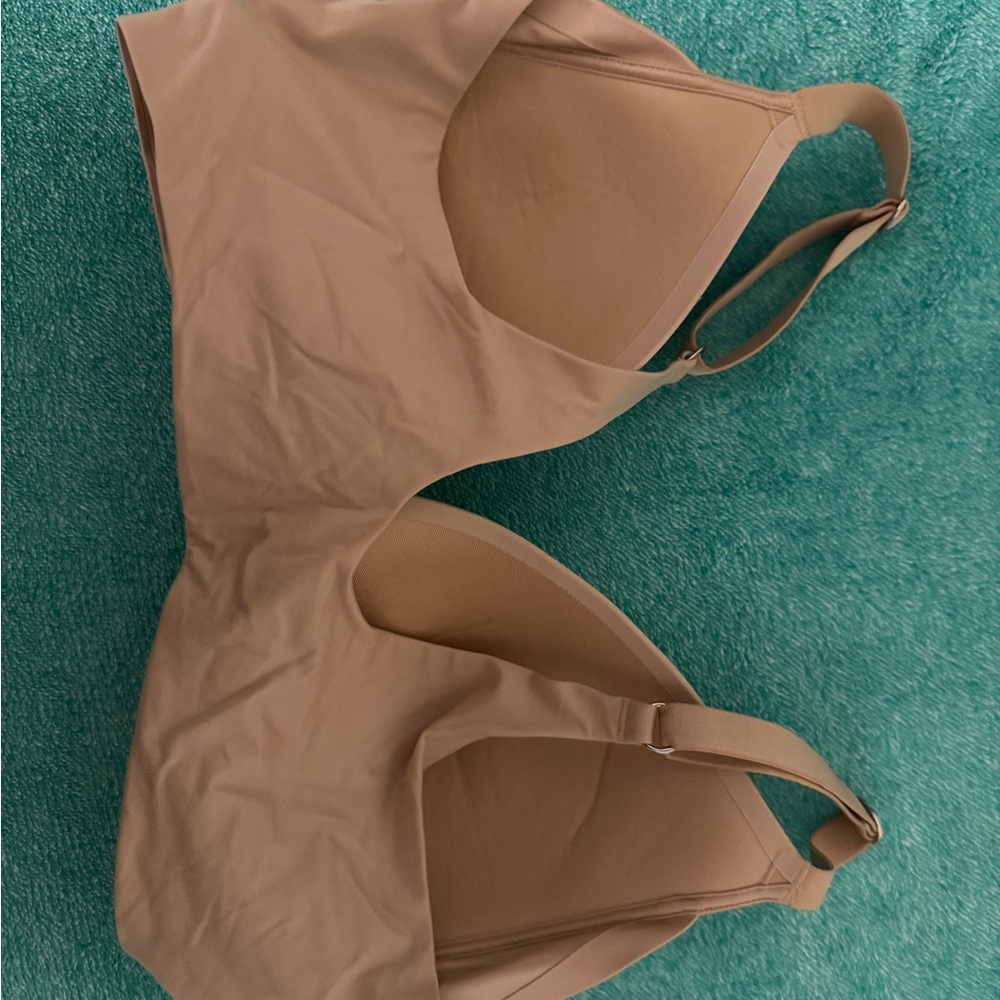 Wireless Tan Bra - Picture 3 of 3
